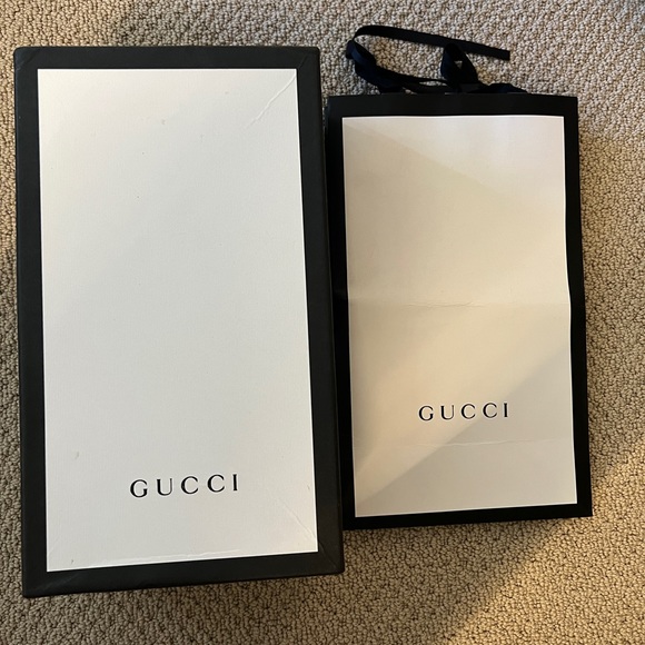 Authentic Gucci Shoe box with Gucci Shopping Bag - Picture 2 of 2